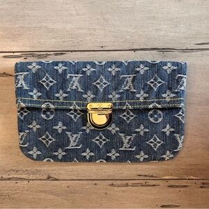 Louis Vuitton Blue Denim Pochette Plate Vintage Clutch